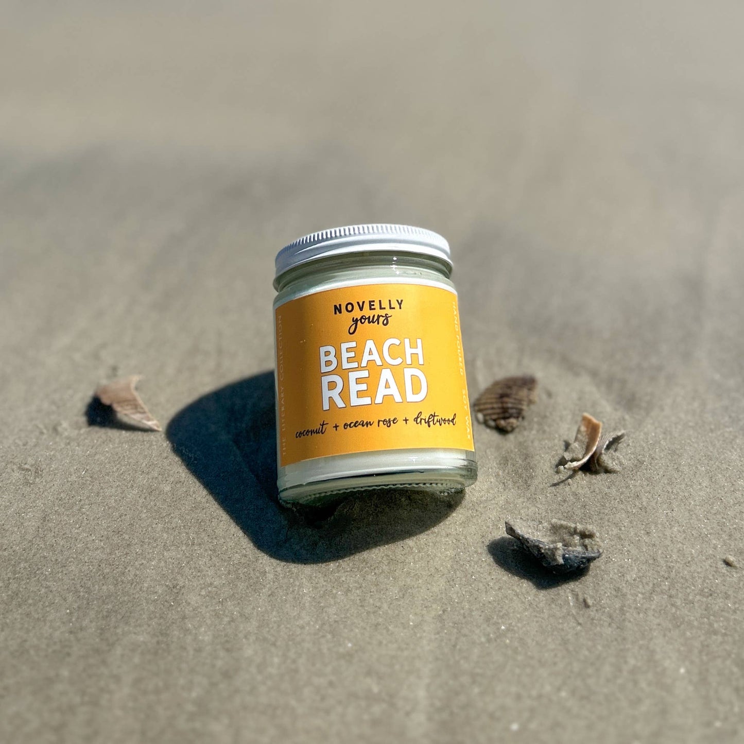 Beach Read candle | Beachy, summer scented fragrance
