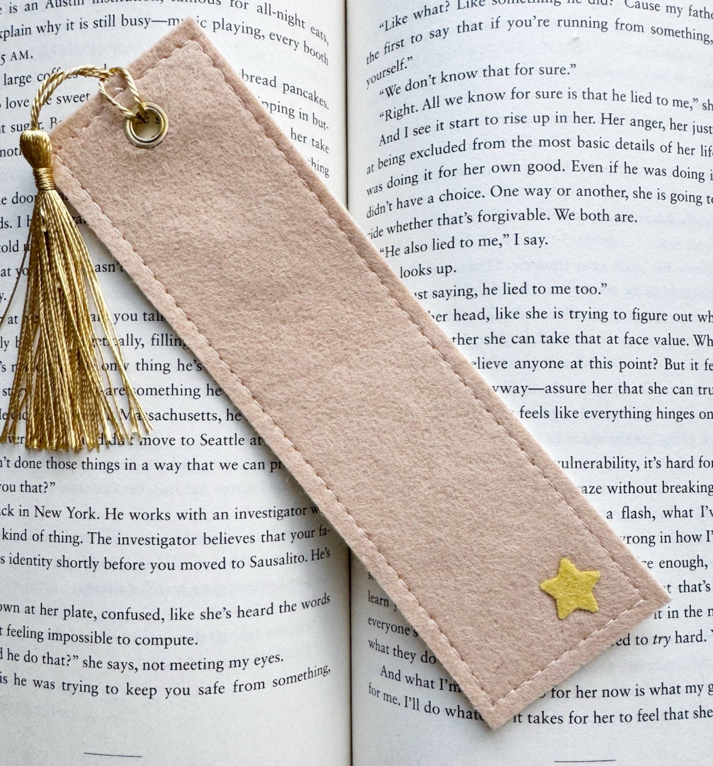 READ Bookmark Blue