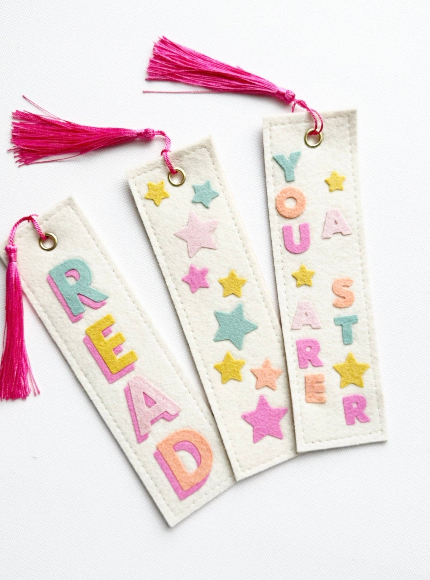 READ Bookmark Pink