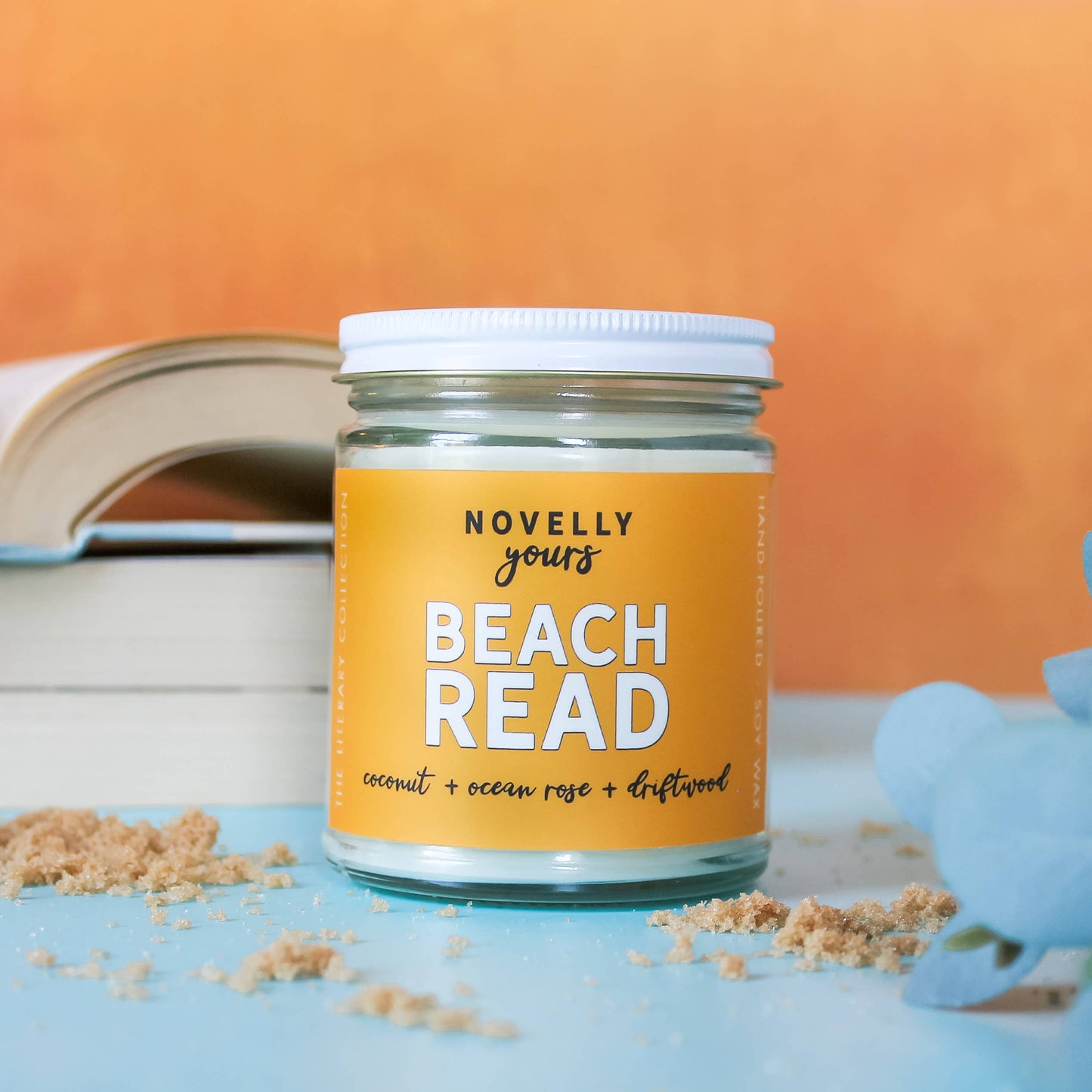 Beach Read candle | Beachy, summer scented fragrance