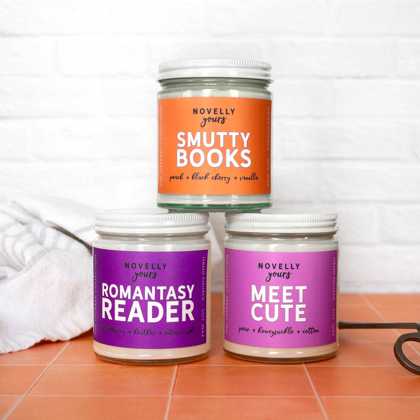 Romantasy Reader candle | Fantasy Romance Scent for Readers