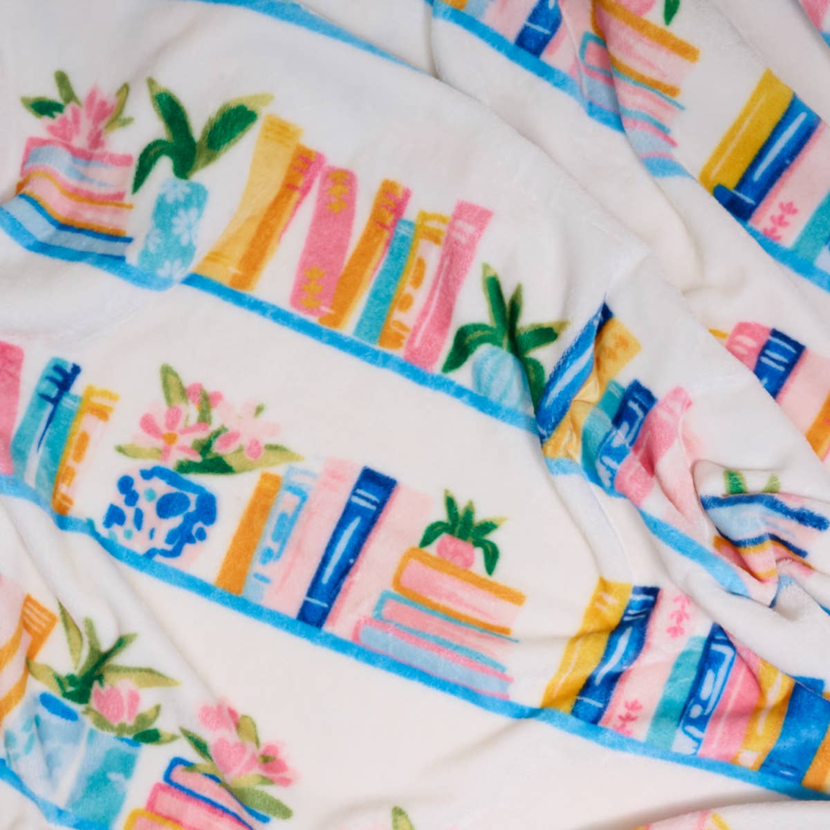 Snuggle Up Plush Blanket–Book Shelfie