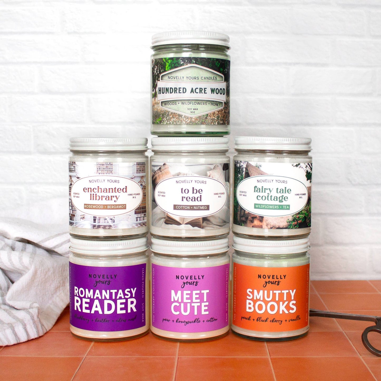 Romantasy Reader candle | Fantasy Romance Scent for Readers