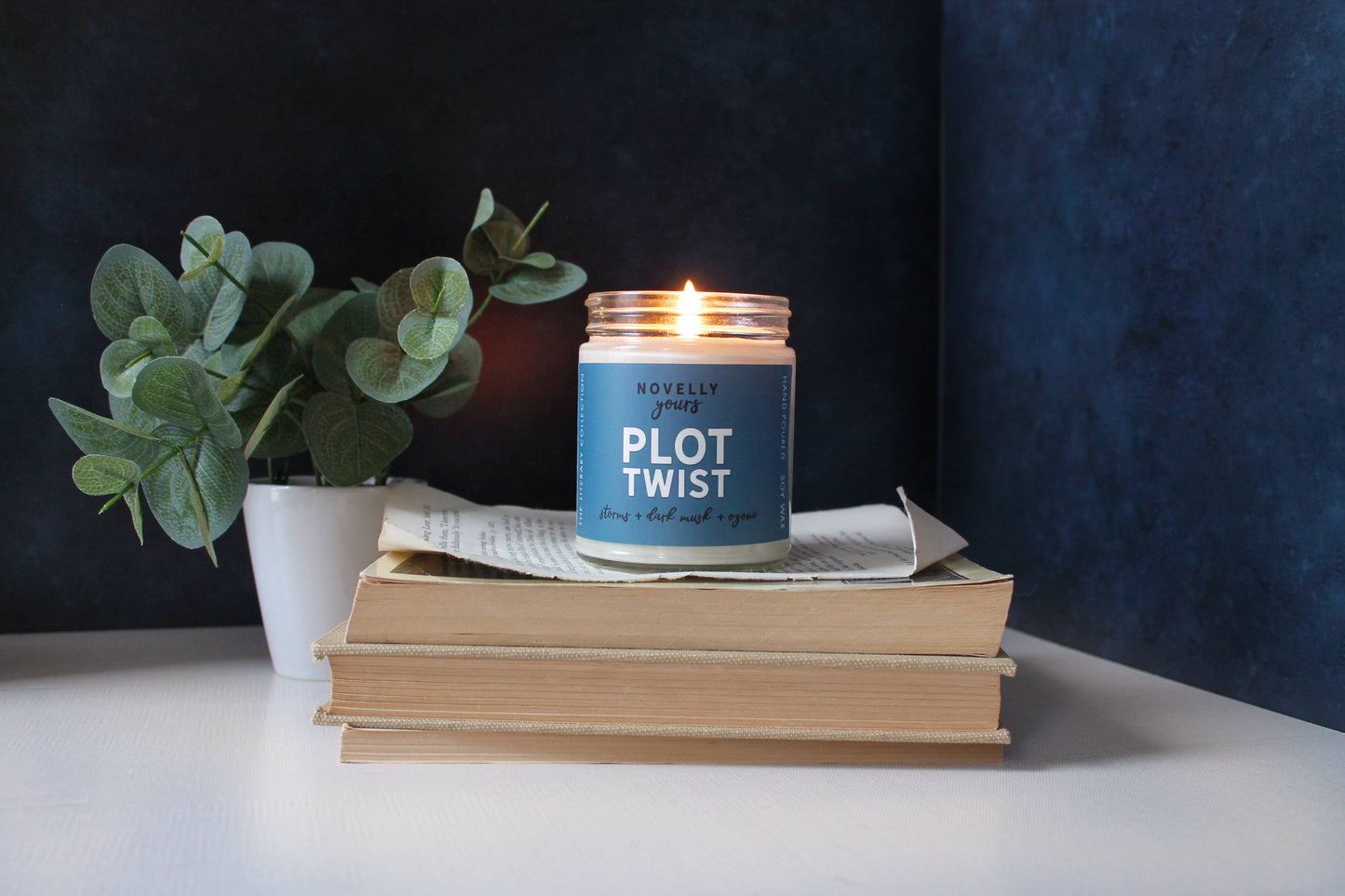 Plot Twist candle | Literary Scented Candle for Book Lovers