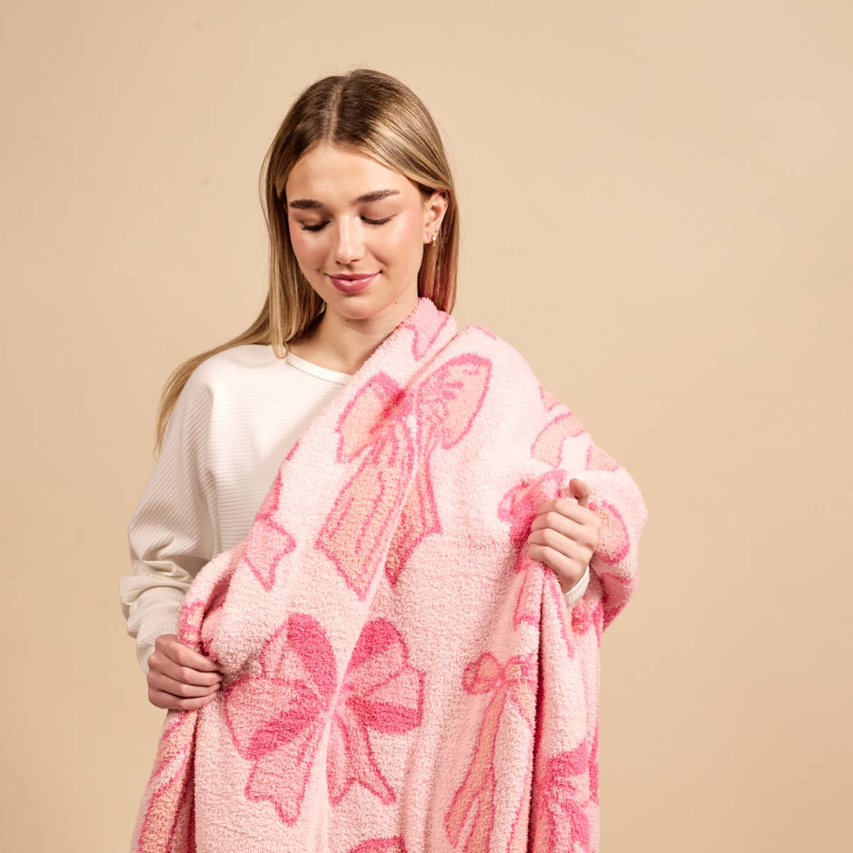 Cozy Dreams Luxe Blanket–Blushing Bows Pink
