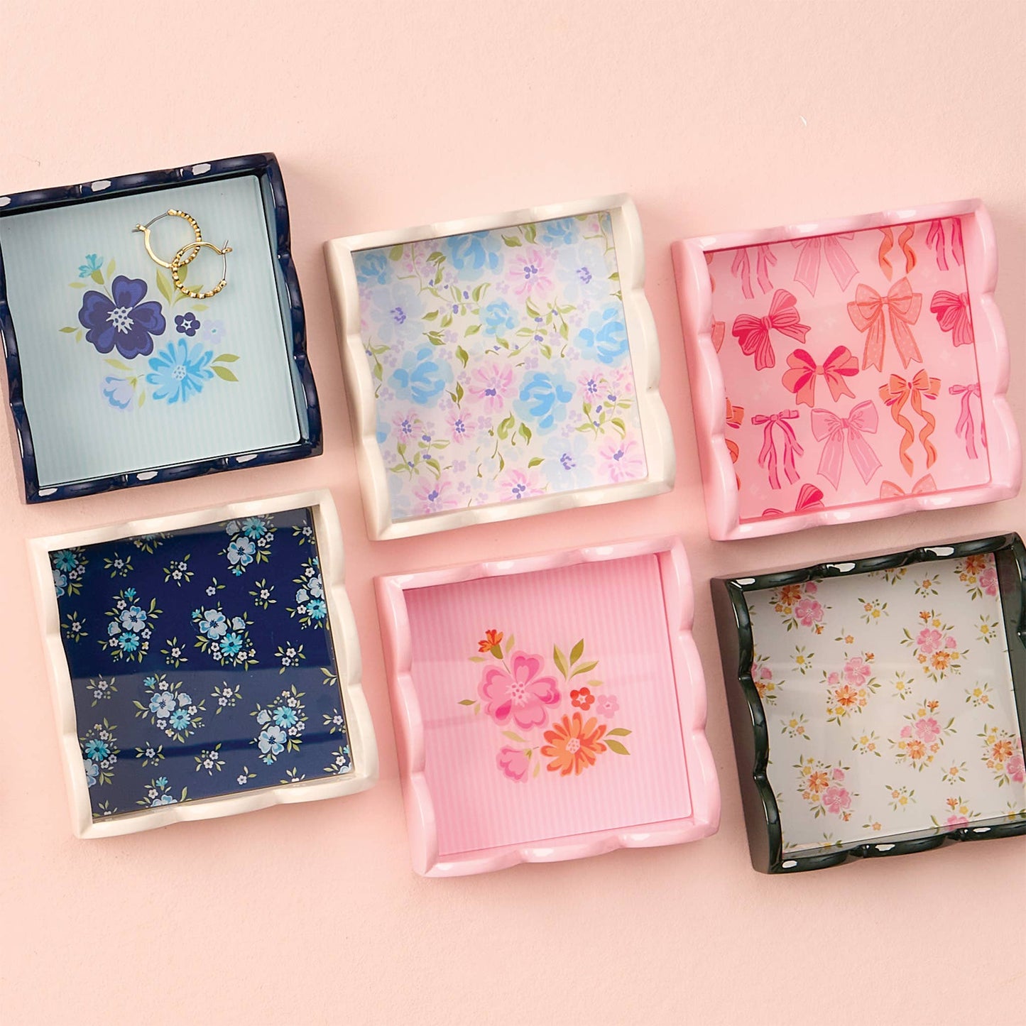 Scallop Trinket Tray-Endless Daydream Cream