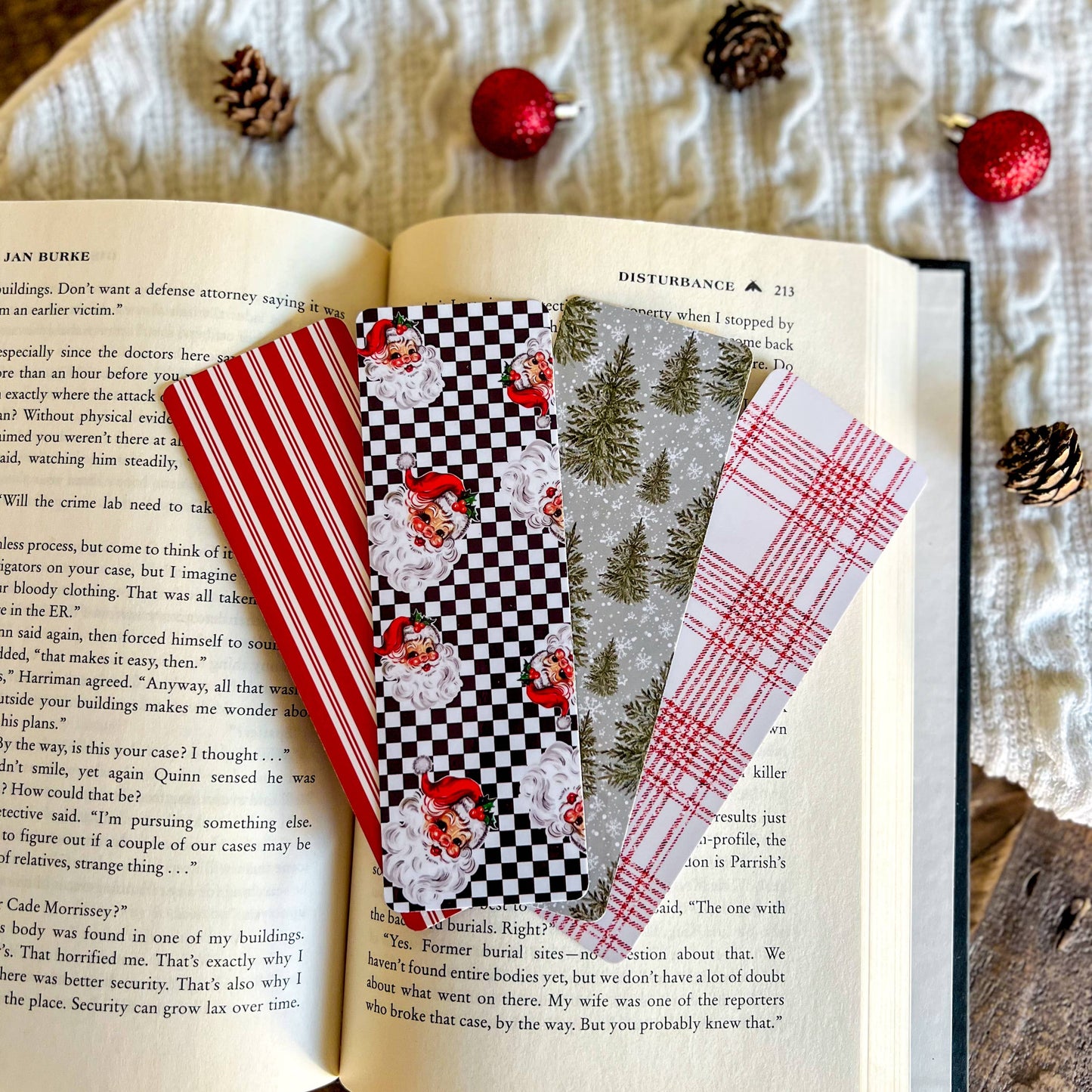 Retro Santa Bookmark Set