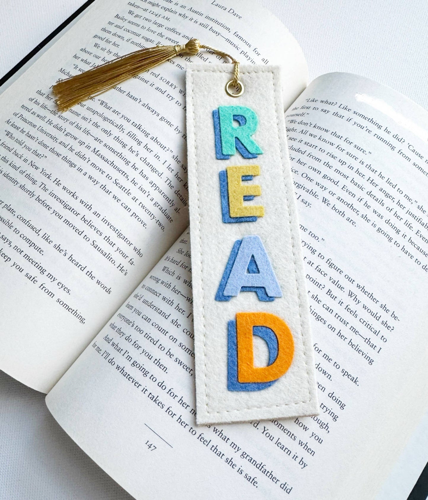 READ Bookmark Blue
