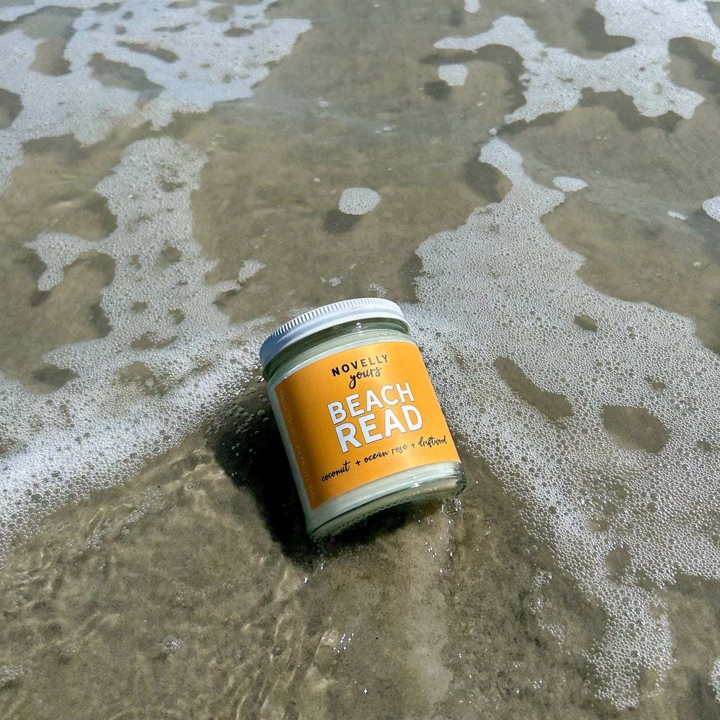 Beach Read candle | Beachy, summer scented fragrance